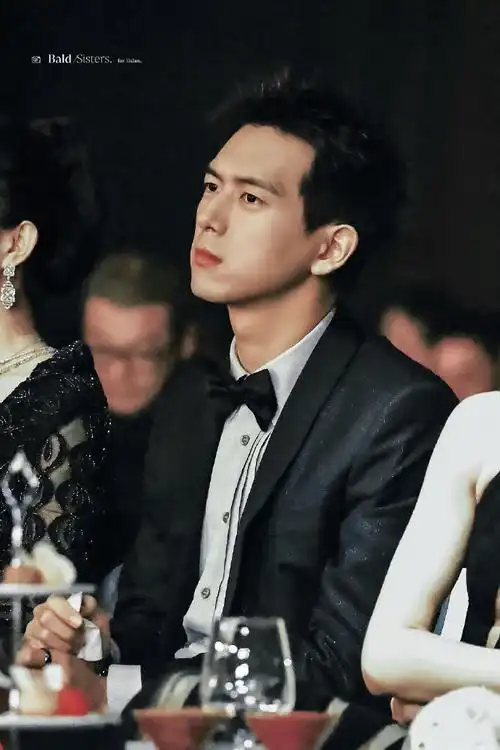 李现##李现时尚芭莎年度派对##今日星拍放送