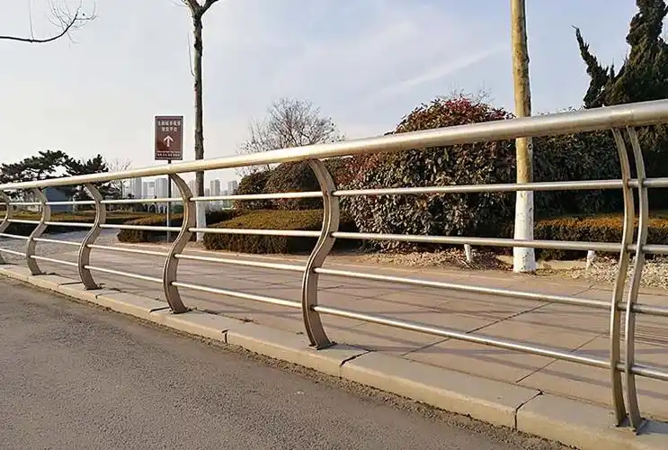 道路护栏多钱一米直销