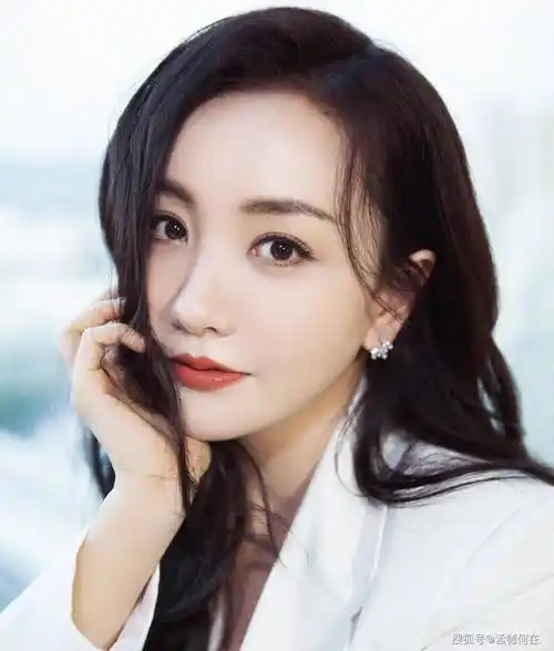 42岁杨蓉,真乃人间大蜜桃!饱满有料太性感!_身材_魅力_演技