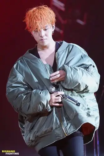 谁有权志龙这个头型的正脸照,侧脸照,还有后面的照片啊!速求!