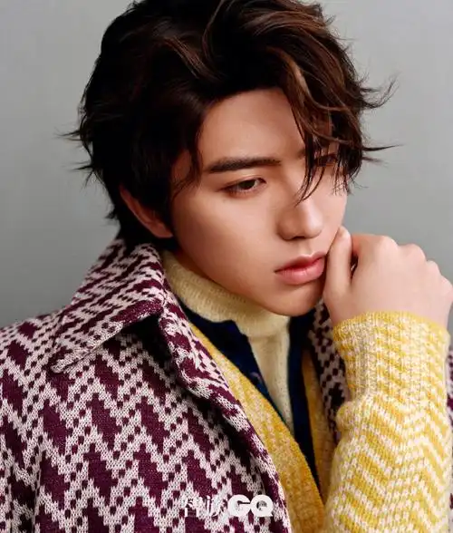 蔡徐坤gq八月刊封面