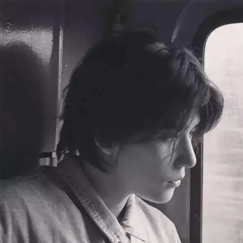 忧郁意境男头/路走到尽头了,爱你也到尽头了_男生头像_我要个性网