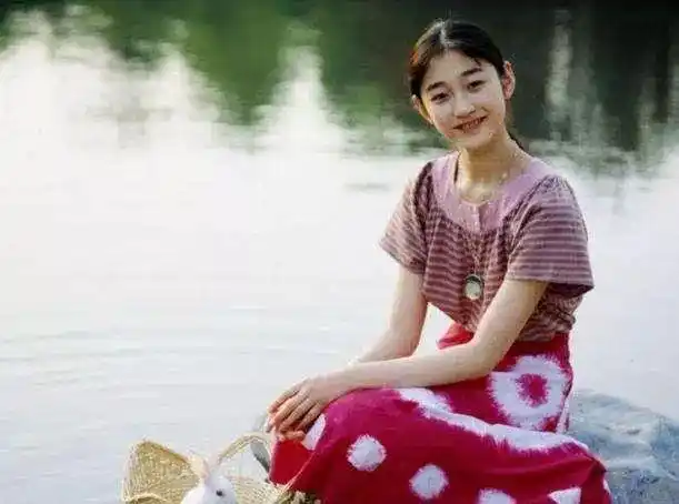 李小冉珍贵老照片为什么说美人都是天生的