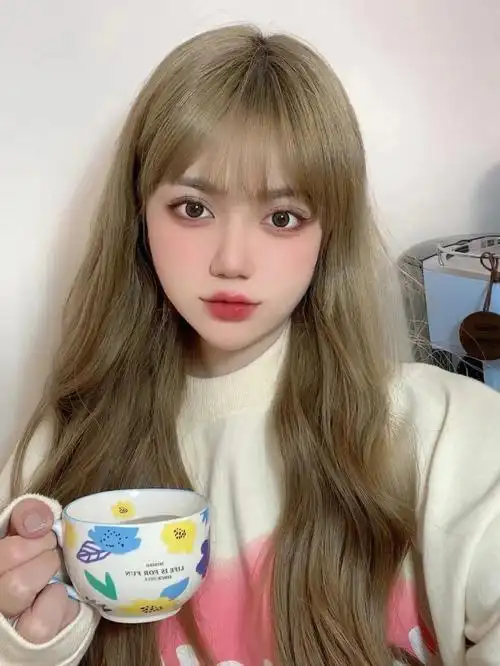 亚麻灰金色太阳随着黎明来到,你可愿佩戴上朝霞那一抹金色迎接又一个