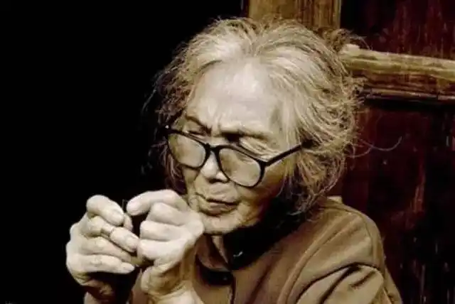 敬一丹朗诵:母亲是一种岁月,感动流泪……(献给天下母亲)