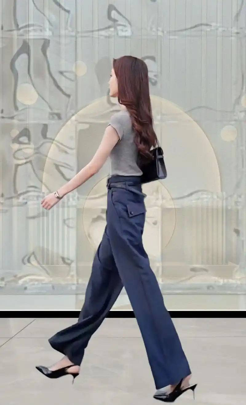 一款超级显高显瘦的拖地裤,垂坠的质感,上身很 - 抖音