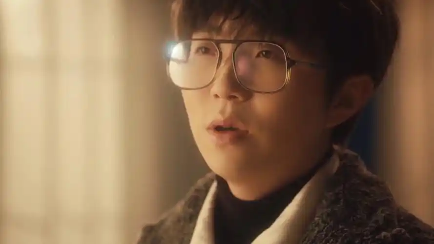 千万别让毛不易翻唱《成都》,比原唱还催泪,丝毫不给