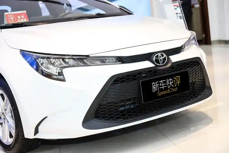 所以此次2021款雷凌就用上了更为宽大的前后保险杠,中网也大多以黑色