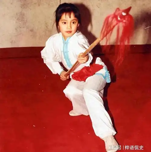 三四十岁还能演学生,娱乐圈也只有她们敢称作"冻龄"|秋雅|毛晓彤