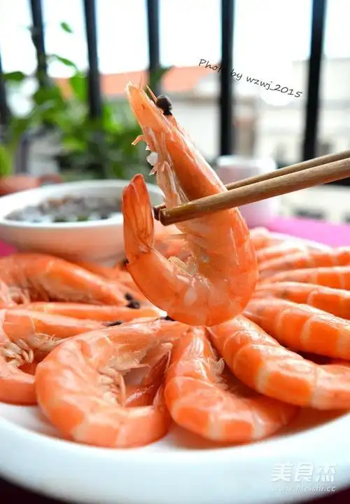 【广东白灼虾的做法,广东白灼虾的家常做法】美食杰菜谱做法大全