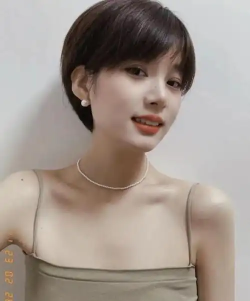 剪掉你的长发吧!今夏流行这3种"齐耳短发",时尚减龄还显脸小