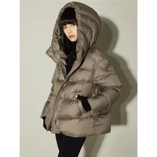 moss烨 咖色立体衍缝连帽鹅绒云朵羽绒服短款女2022冬