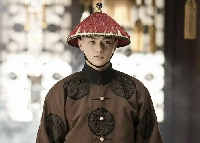 傅恒的开挂人生:27岁当一品大员,迎娶满洲第一美女_翎侍卫_从一品