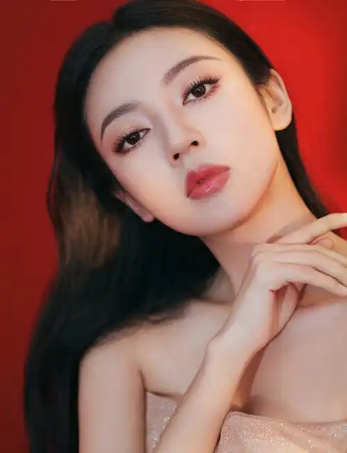 何瑞贤清凉抹胸裙性感写真图片[8/9]_明星_美桌网