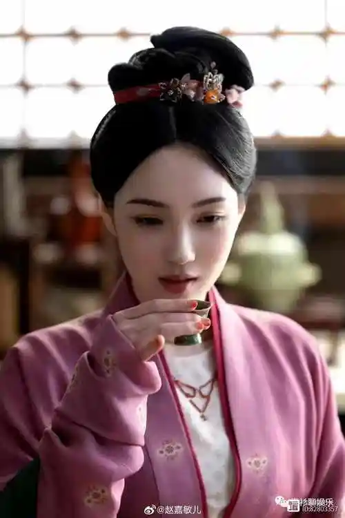 赵嘉敏曾在snh48总选获得第一考中戏后解约不成被雪藏5年如今2部剧