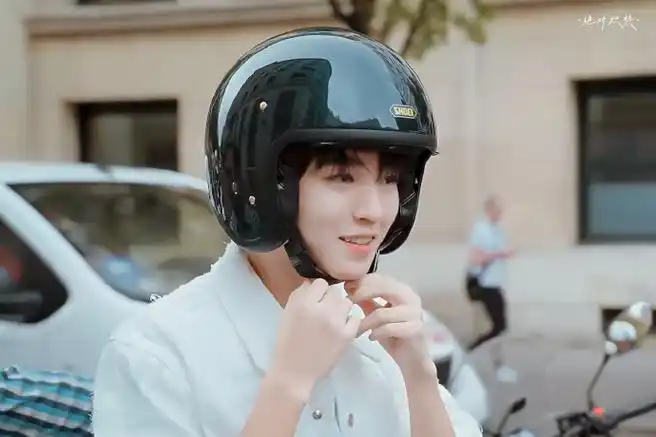 qq麻薯软欧小包#王俊凯cl代言人#05#王俊凯cl巴黎时装周