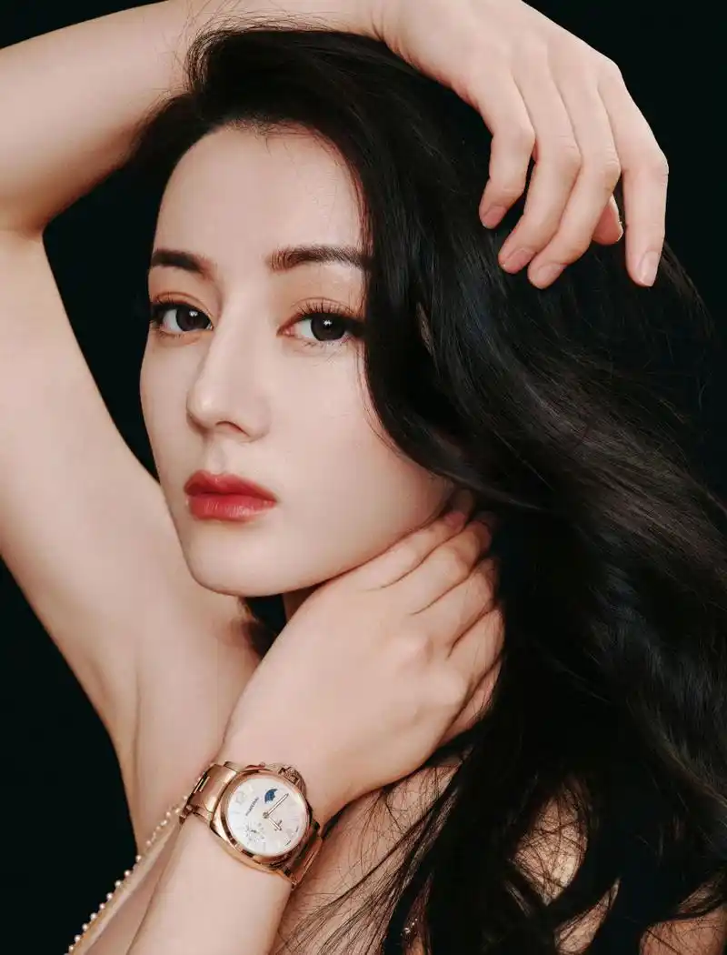 在小迪的神颜上不管什么妆容都锦上添花晚宴上的dear-迪丽热巴 就是