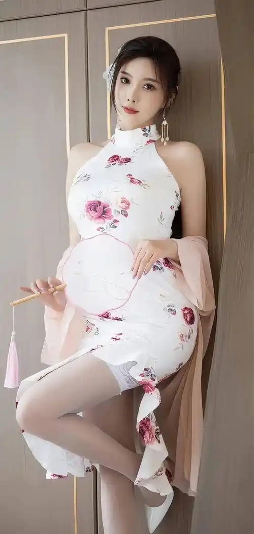 杨晨晨性感旗袍茶道曝光,火辣身材让人浮想联翩!_丝袜_白色_魅力