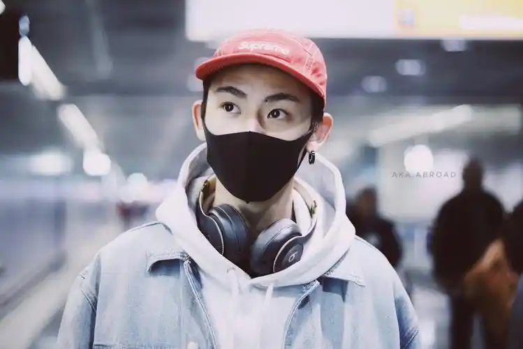 15 小鬼王琳凯北京>>>意大利《姐姐的花店》