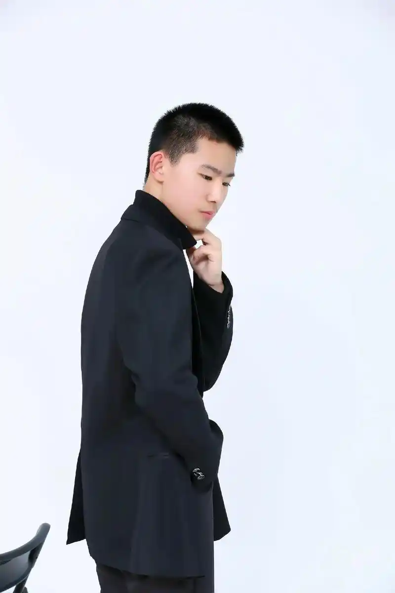 哎呦喂,15岁的小男生原来就长这样子.突然想起来一句话,别人 - 抖音