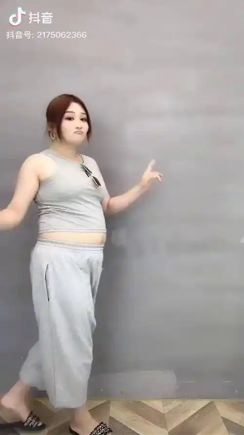 身材微胖才性感160斤大码搭配微胖女生