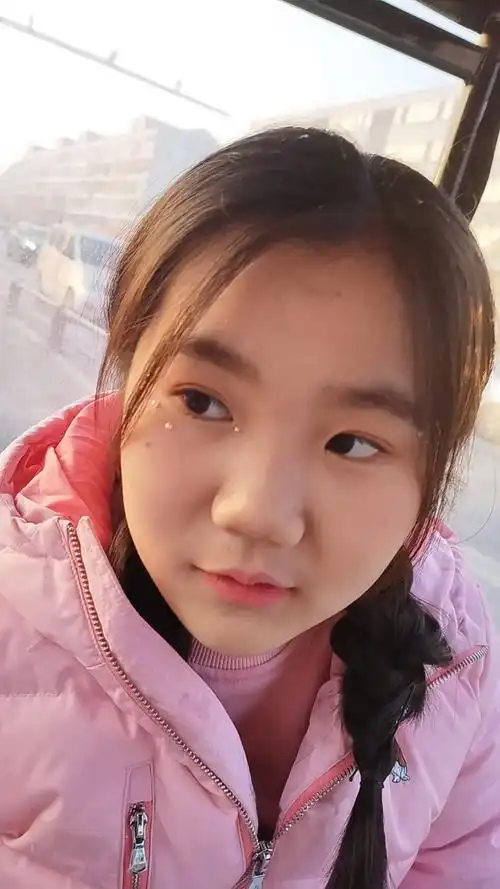 抱着抱着走着走着跑着跑着我的女孩长大了!十二岁的小美女生日 - 抖音