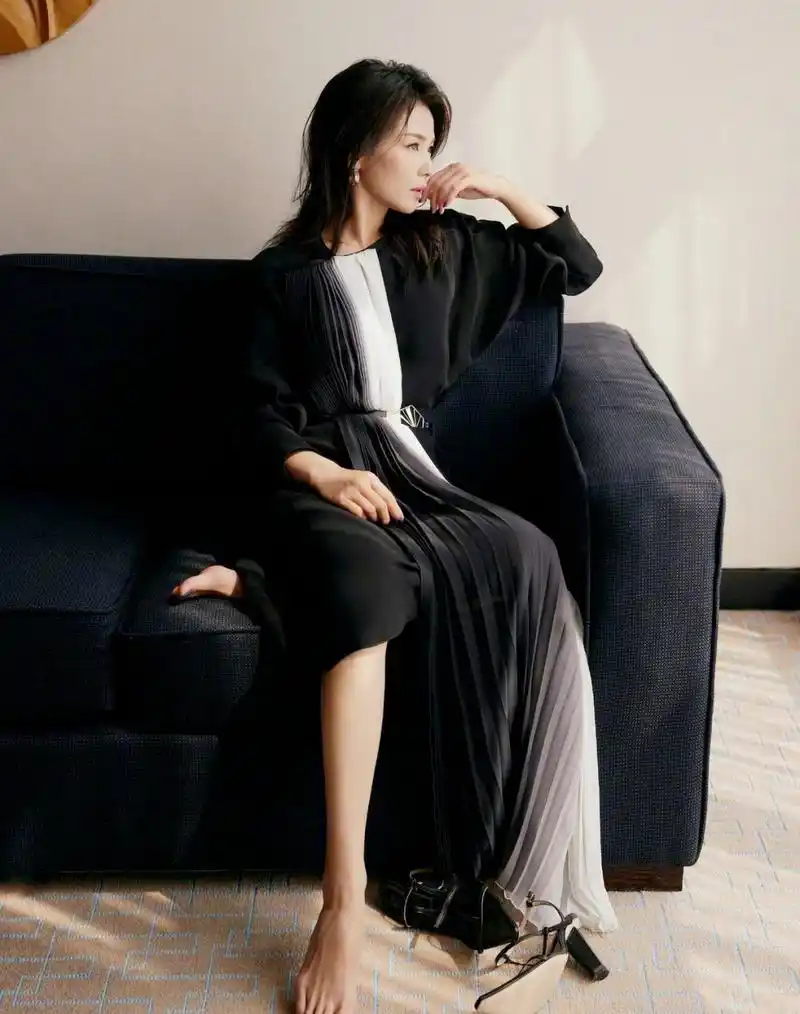 刘涛小蛮腰美腿玉足