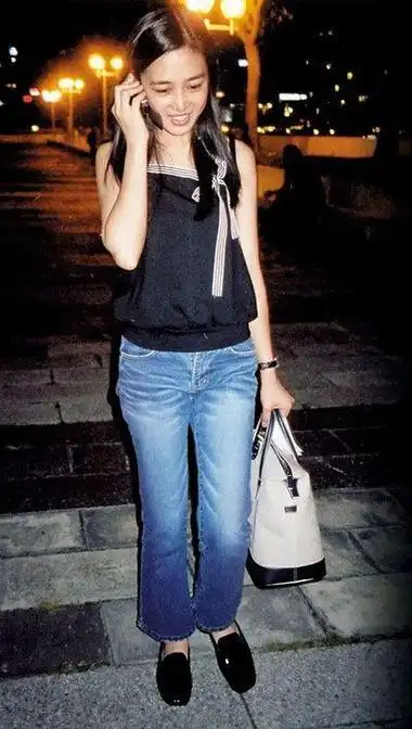 天王刘德华养女儿:一年零花钱5亿,私人飞机出行配10