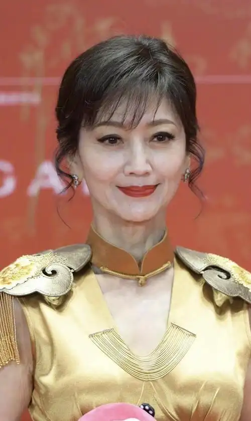 这一次,60岁叶童给赵雅芝好好上了一课,揭开不老神颜的"骗局"