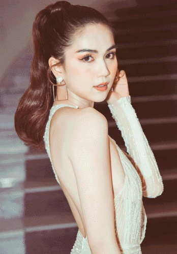 林志玲般的魔鬼身材,精致到犯规的天使脸蛋,是她稳居"越南第一美人"