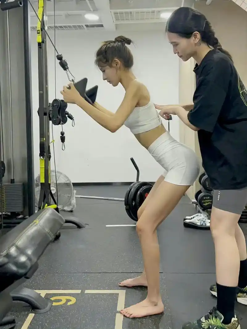 张予曦健身照,身材太好了#张予曦