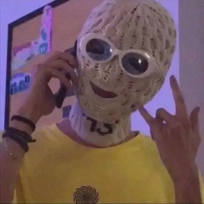 欧美搞怪男生头像   夜色太温柔啦,一半溜进了梦,一半让漾进心事.