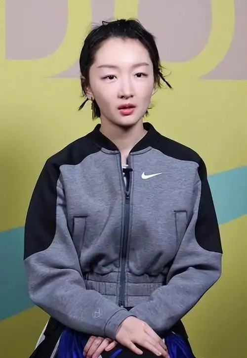 作为一名演员,周冬雨不仅需要扮演角色,又能保留自己的个性和独立性.