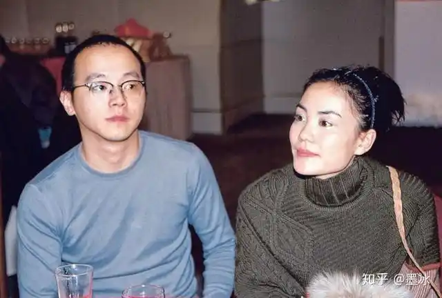 王菲和常石磊合唱人间她很久不露面一出场就上了热搜第一