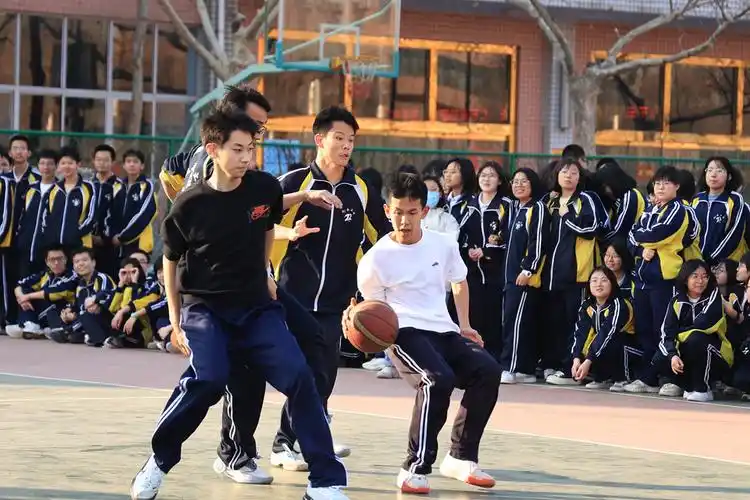 网站首页>校园快讯>校务灵通>热血青春迎"篮"而上——衡水二中组织