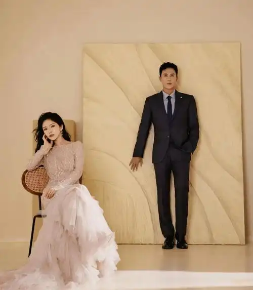 王灿分享带娃日常,母女同框画面好养眼,小蛋饺在妈妈身边超乖_杜淳