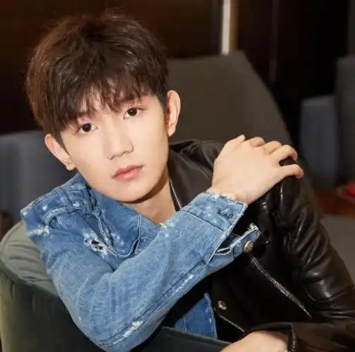 王源李恩童绯闻再添新料一起养猫兴趣相同女方企二代履历优秀