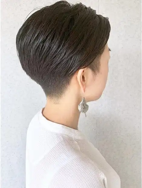 2024女士推边短发时尚与个性的完美结合