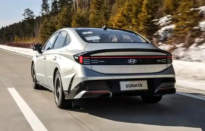 巩固b级轿车领先地位 试驾北京现代第十一代索纳塔-爱卡汽车爱咖号