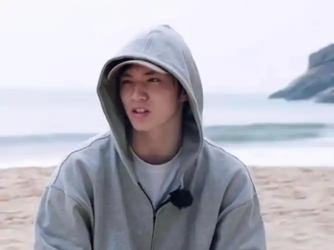 好锋利好顶的素颜……喜欢    #青年演员刘耀文