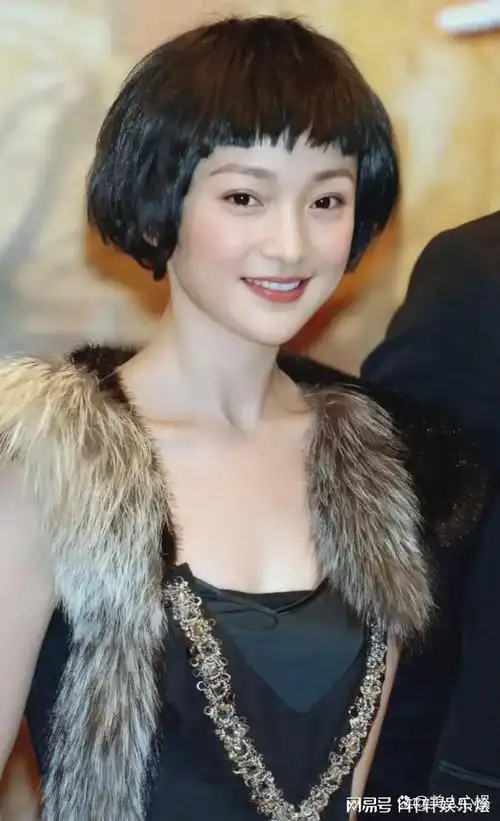 短发周迅俏皮可爱又不失灵性