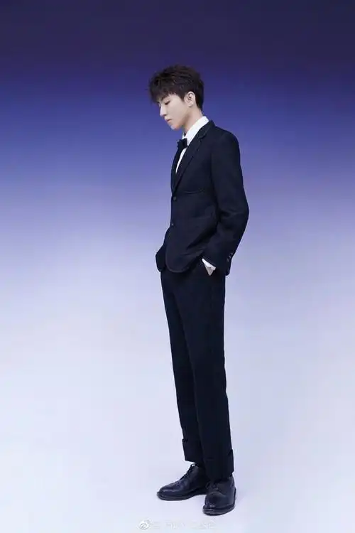 tfboys再合体!王俊凯王源易烊千玺黑西装造型帅气