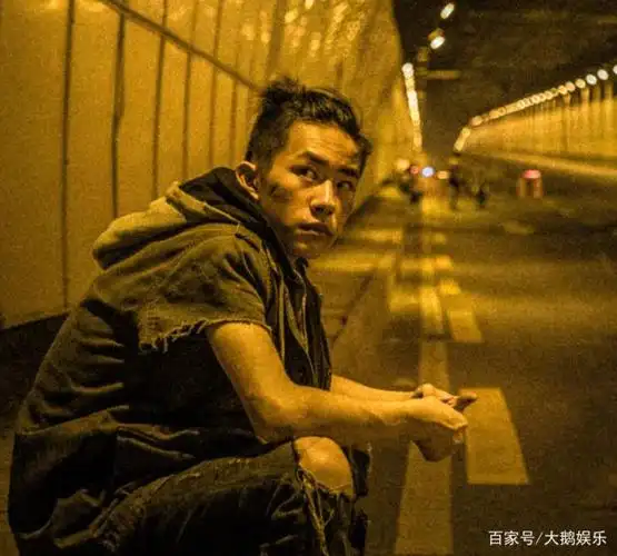 《少年的你》除了吻戏,易烊千玺演技才是最大看点,张弛有力够燃