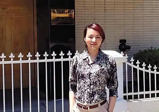 董卿的温文尔雅成就了她这一次愿她被世界宽容