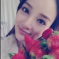 李小璐头像高清图片大全_名人李小璐真人头像大图下载【点击鼠标右键