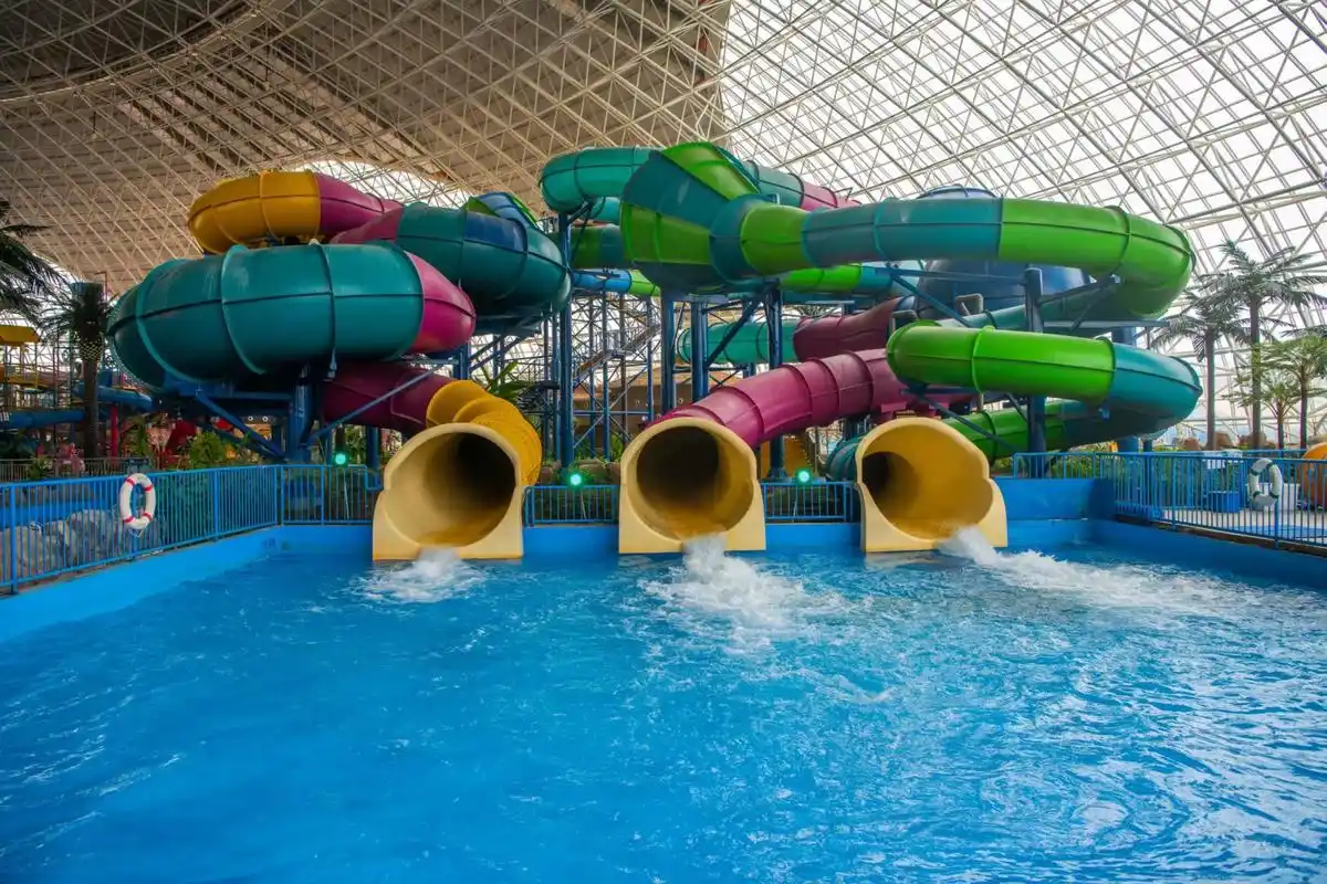 原创兰州新区周末不知道去哪儿玩带你去西部恐龙园玩水世界