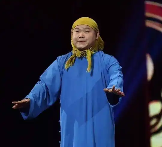 岳云鹏参加过五次央视春晚,分别是2014年的小品《扰民了你》,2015年的