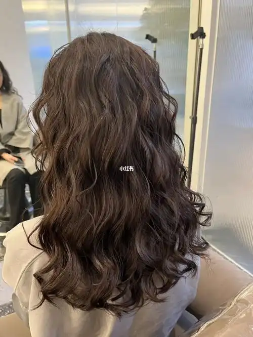 羊毛卷这款烫发很有复古感超好看!