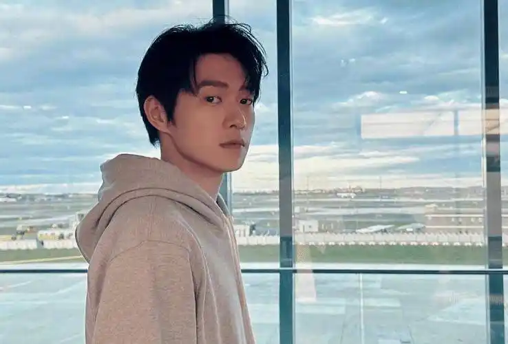 原创魏大勋自拍粉丝狂喜网友这张图片我也可以哥哥