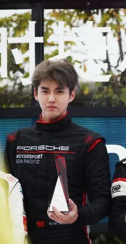 吴亦凡上赛夺冠##保时捷赛车手吴亦凡